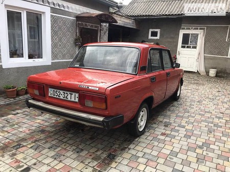 Lada 2105 1982  випуску Тернопіль з двигуном 1.3 л бензин седан механіка за 950 долл. 