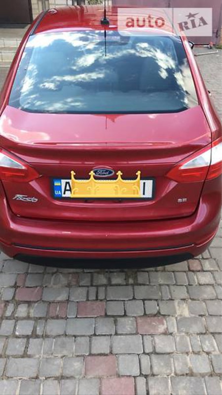 Ford Fiesta 2015  випуску Запоріжжя з двигуном 1.6 л бензин седан автомат за 11000 долл. 