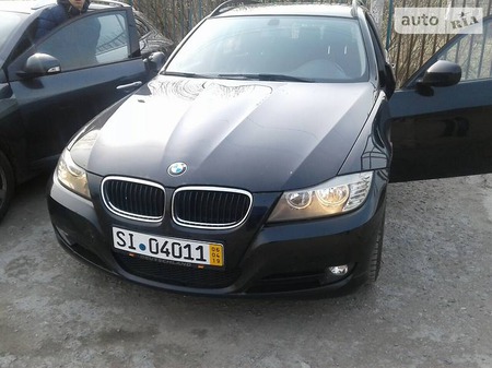 BMW 318 2010  випуску Івано-Франківськ з двигуном 2 л дизель універсал механіка за 10600 долл. 