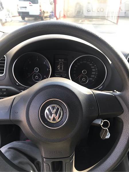 Volkswagen Golf 2012  випуску Кропивницький з двигуном 1.6 л дизель універсал автомат за 8600 долл. 