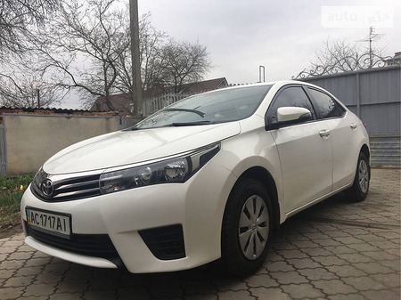 Toyota Corolla 2015  випуску Луцьк з двигуном 1.6 л газ седан механіка за 14000 долл. 