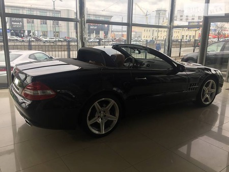 Mercedes-Benz SL 500 2011  випуску Харків з двигуном 5.5 л бензин кабріолет автомат за 46000 долл. 