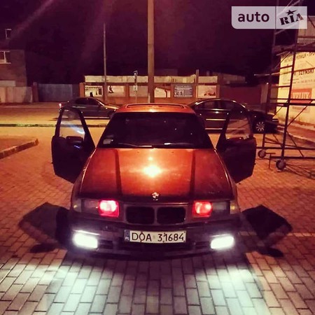 BMW M3 1992  випуску Суми з двигуном 1.6 л бензин седан автомат за 1600 долл. 