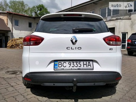 Renault Clio 2013  випуску Львів з двигуном 1.5 л дизель універсал механіка за 9800 долл. 