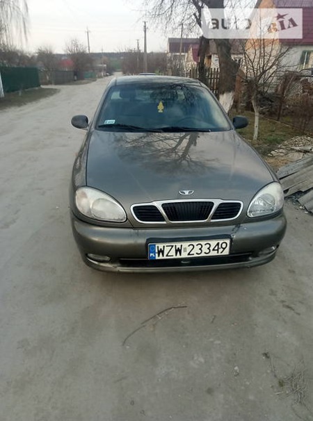 Daewoo Lanos 2000  випуску Хмельницький з двигуном 1.5 л газ седан механіка за 900 долл. 