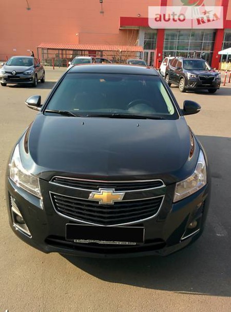 Chevrolet Cruze 2013  випуску Київ з двигуном 1.8 л газ седан автомат за 12700 долл. 