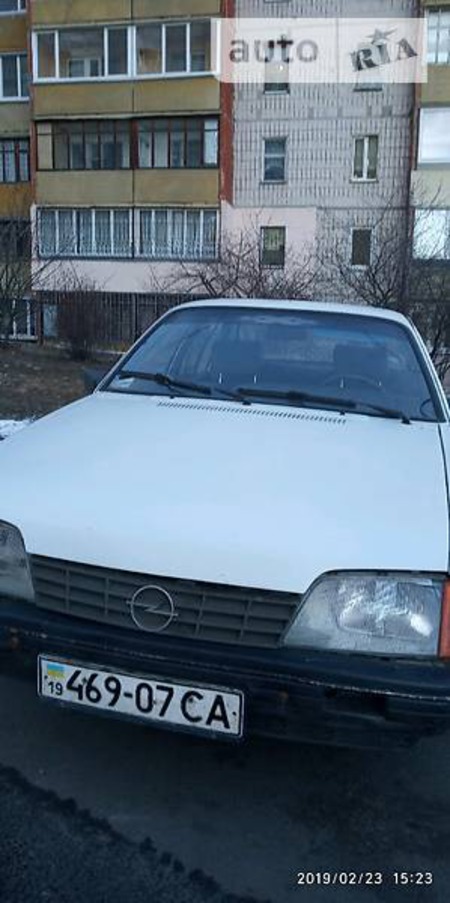 Opel Rekord 1983  випуску Київ з двигуном 2 л газ седан механіка за 1050 долл. 