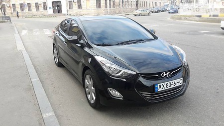 Hyundai Elantra 2012  випуску Харків з двигуном 1.8 л газ седан автомат за 12350 долл. 