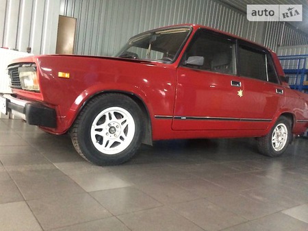 Lada 2105 1994  випуску Кропивницький з двигуном 1.5 л газ седан  за 1300 долл. 