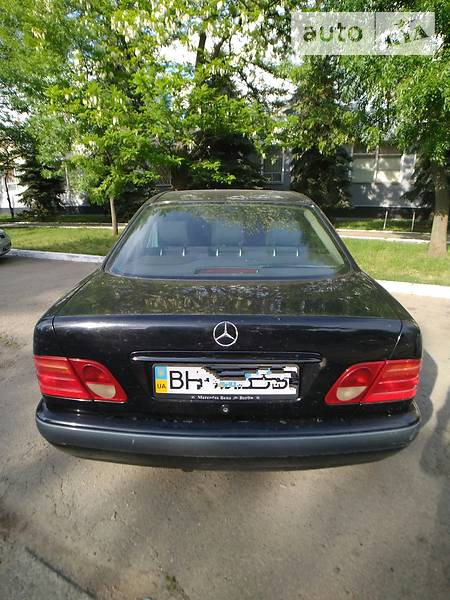 Mercedes-Benz E 200 1999  випуску Одеса з двигуном 2 л газ седан автомат за 5200 долл. 