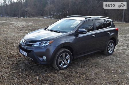 Toyota RAV 4 2015  випуску Черкаси з двигуном 2.5 л бензин позашляховик автомат за 20400 долл. 