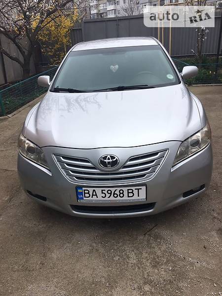 Toyota Camry 2006  випуску Кропивницький з двигуном 2.4 л газ седан автомат за 9100 долл. 