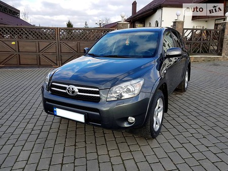 Toyota RAV 4 2006  випуску Івано-Франківськ з двигуном 2.2 л дизель позашляховик механіка за 10900 долл. 