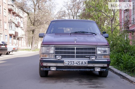Dodge Caravan 1987  випуску Донецьк з двигуном 2.5 л газ мінівен автомат за 60000 грн. 