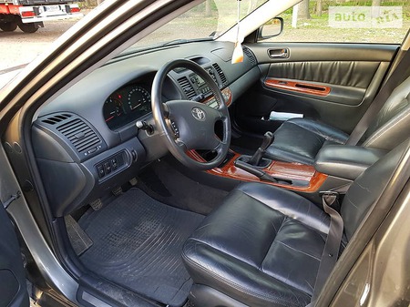 Toyota Camry 2004  випуску Кропивницький з двигуном 2.4 л газ седан механіка за 8000 долл. 