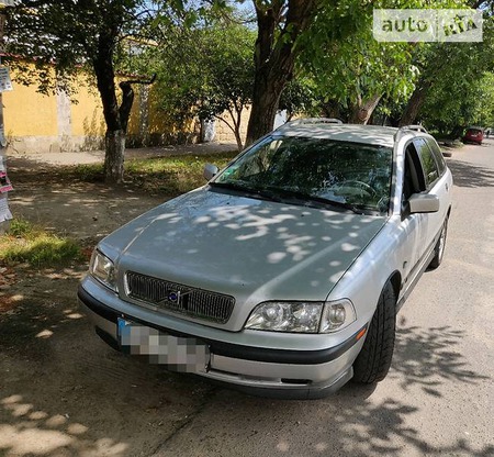 Volvo V40 1999  випуску Одеса з двигуном 2 л газ універсал автомат за 999 долл. 