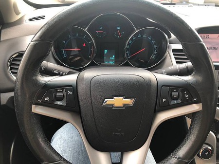 Chevrolet Cruze 2011  випуску Київ з двигуном 1.8 л бензин седан автомат за 8700 долл. 