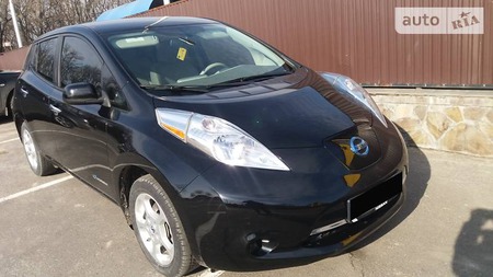 Nissan Leaf 2013  випуску Чернівці з двигуном 0 л електро хэтчбек автомат за 10999 долл. 