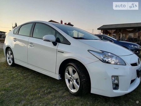 Toyota Prius 2010  випуску Полтава з двигуном 1.8 л гібрид хэтчбек автомат за 7900 євро 