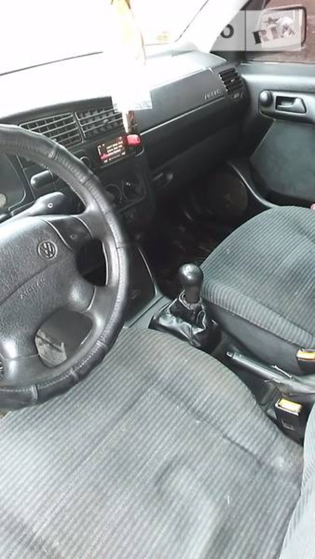Volkswagen Vento 1997  випуску Ужгород з двигуном 1.8 л газ седан механіка за 4300 долл. 