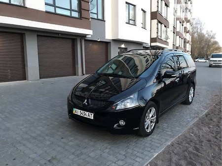 Mitsubishi Grandis 2006  випуску Київ з двигуном 2.4 л газ мінівен автомат за 8500 долл. 