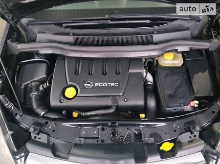 Opel Zafira Tourer 2006  випуску Житомир з двигуном 1.9 л дизель мінівен автомат за 6900 долл. 