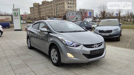 Hyundai Elantra 2012  випуску Миколаїв з двигуном 1.6 л газ седан механіка за 11300 долл. 