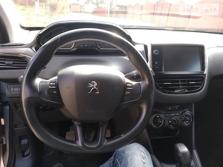 Peugeot 208 2012  випуску Луцьк з двигуном 0 л дизель хэтчбек механіка за 6600 долл. 