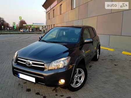 Toyota RAV 4 2006  випуску Івано-Франківськ з двигуном 2.2 л дизель позашляховик механіка за 11200 долл. 