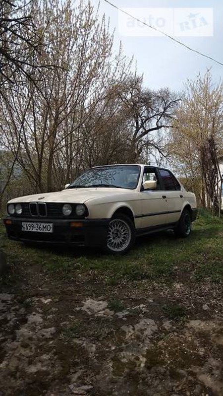 BMW 318 1984  випуску Рівне з двигуном 1.8 л бензин седан механіка за 1350 долл. 