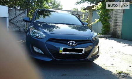 Hyundai i30 2013  випуску Дніпро з двигуном 1.4 л бензин хэтчбек механіка за 11950 долл. 