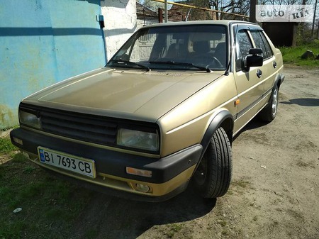Volkswagen Jetta 1986  випуску Дніпро з двигуном 1.8 л газ седан механіка за 2200 долл. 