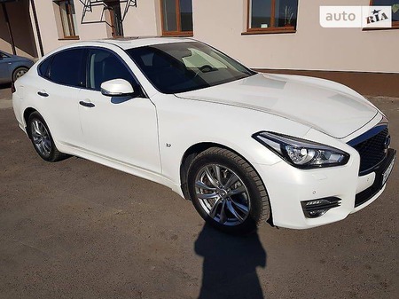 Infiniti Q70 2015  випуску Рівне з двигуном 3.7 л бензин седан автомат за 31500 долл. 