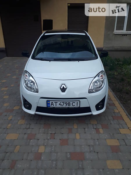 Renault Twingo 2011  випуску Івано-Франківськ з двигуном 1.2 л бензин хэтчбек механіка за 5300 долл. 