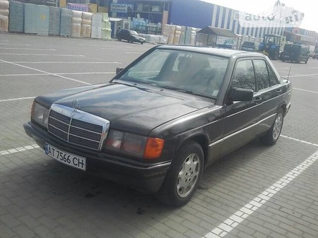 Mercedes-Benz 190 1991  випуску Івано-Франківськ з двигуном 1.8 л газ седан механіка за 2950 долл. 