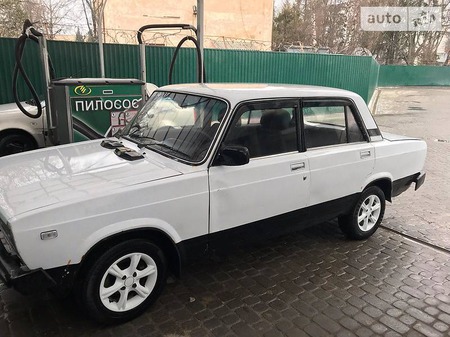 Lada 2105 1993  випуску Тернопіль з двигуном 1.5 л газ седан механіка за 1200 долл. 