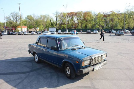 Lada 2107 2004  випуску Харків з двигуном 1.6 л газ седан механіка за 1200 долл. 