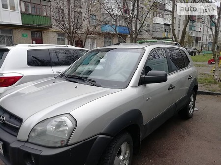 Hyundai Tucson 2007  випуску Житомир з двигуном 2 л газ позашляховик автомат за 8800 долл. 