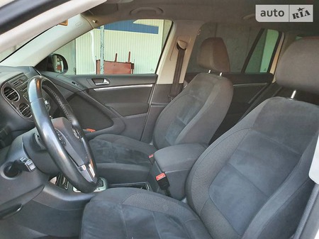 Volkswagen Tiguan 2011  випуску Кропивницький з двигуном 2 л бензин позашляховик автомат за 16500 долл. 