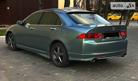 Honda Accord 2004  випуску Дніпро з двигуном 2.4 л бензин седан механіка за 7300 долл. 