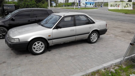 Mazda 626 1990  випуску Харків з двигуном 2 л газ седан механіка за 2050 долл. 