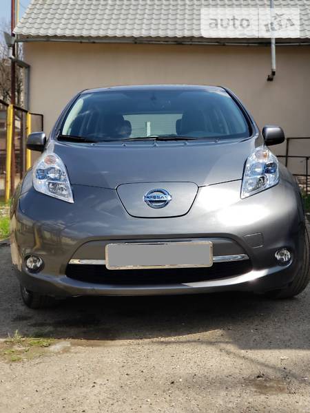 Nissan Leaf 2016  випуску Чернівці з двигуном 0 л електро хэтчбек автомат за 17950 долл. 