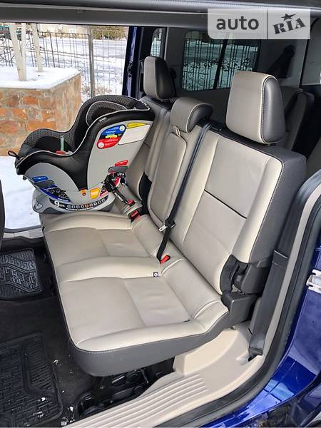 Ford Transit Connect 2013  випуску Вінниця з двигуном 0 л газ універсал автомат за 15500 долл. 