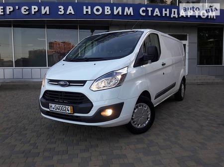 Ford Transit Custom 2015  випуску Одеса з двигуном 2.2 л дизель мінівен механіка за 13777 долл. 