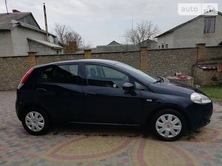 Fiat Punto 2008  випуску Луцьк з двигуном 1.3 л газ хэтчбек механіка за 4900 долл. 