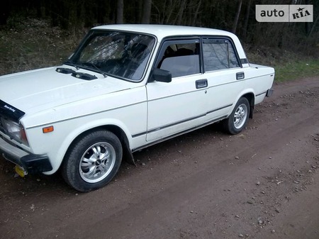 Lada 2105 1991  випуску Луцьк з двигуном 1.2 л бензин седан механіка за 1350 долл. 