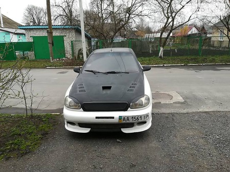 Daewoo Lanos 2003  випуску Хмельницький з двигуном 1.5 л газ седан механіка за 2000 долл. 