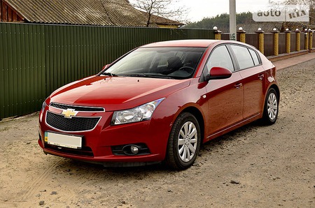 Chevrolet Cruze 2011  випуску Київ з двигуном 1.8 л газ хэтчбек автомат за 7500 долл. 