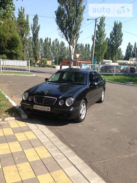 Mercedes-Benz E 430 2000  випуску Київ з двигуном 4.3 л бензин седан автомат за 7000 долл. 