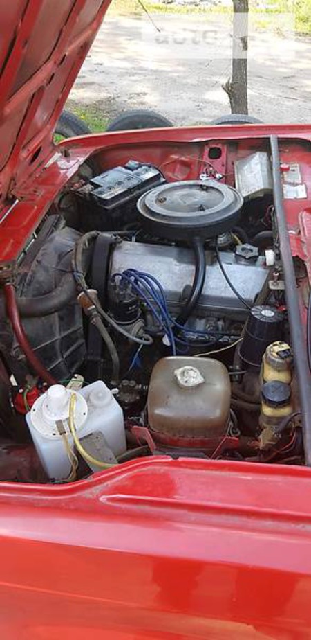 Lada 2105 1983  випуску Луганськ з двигуном 1.3 л газ седан механіка за 1400 долл. 